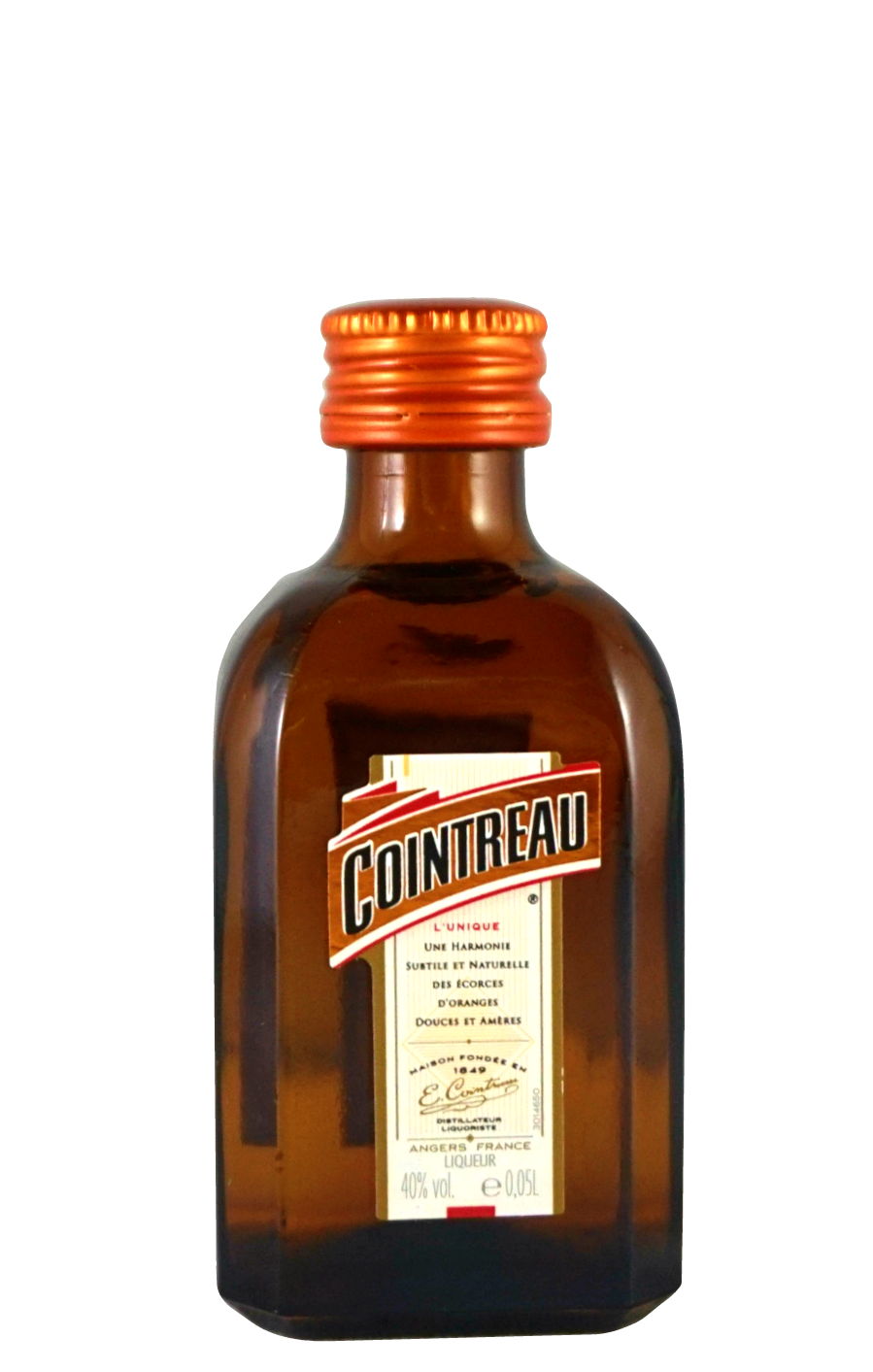 Ликер литр. Ликер Cointreau 0,05. Ликер Куантро 40% 0.5л. Ликер крепкий Куантро 40%0,05. Французский ликер кантрэо.