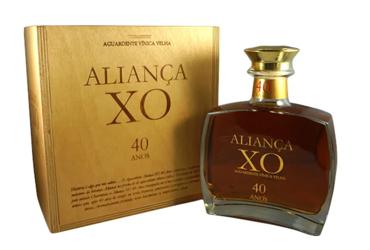 aguardente-alianca-xo-40-anos-050-lt-2.png