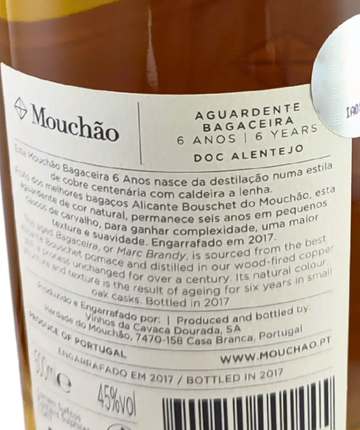 aguardente-bagaceira-mouchao.webp