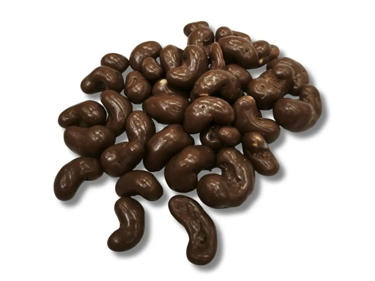 CASHEW NUTS WITH MIL CHOCOLATE