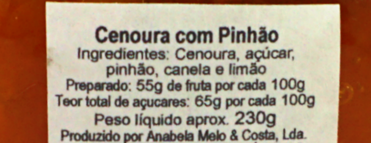 doce-de-cenoura-com-pinhoes-1.png